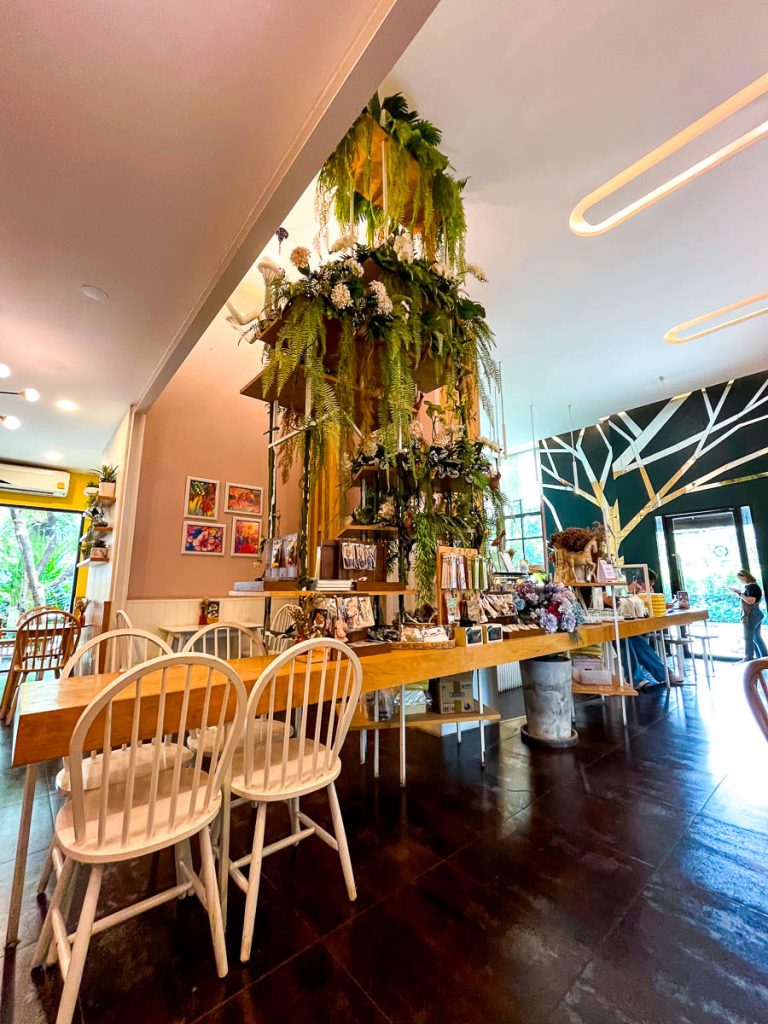 The dramatic hanging garden—A botanical showpiece at the heart of Caramellow Cafe