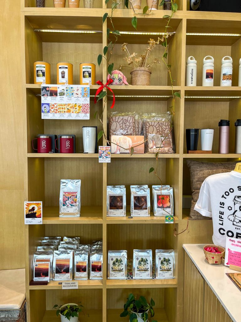 Roastniyom JJ-ECO: Sip it, wear it, brew it. All the coffee goodness you need!