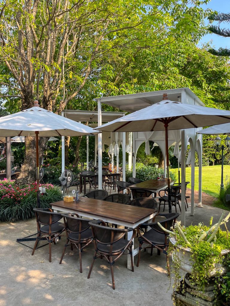 Outdoor Dining at Fleur Cafe &amp; Eatery, Chiang Mai, Thailand